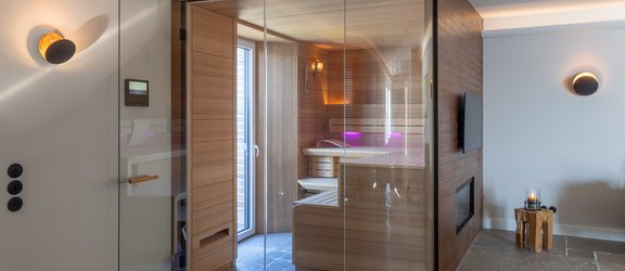 Sauna AURA mit Glasfront